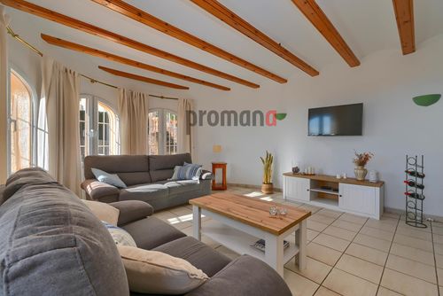 Villa Don Ernesto Große und luxuriöse Villa mit privatem Pool in Moraira, Costa Blanca, Spanien für 6 Personen. Die Villa befindet sich in einem Wohngebiet in Strandnähe und ist 2 km vom Strand entfernt....