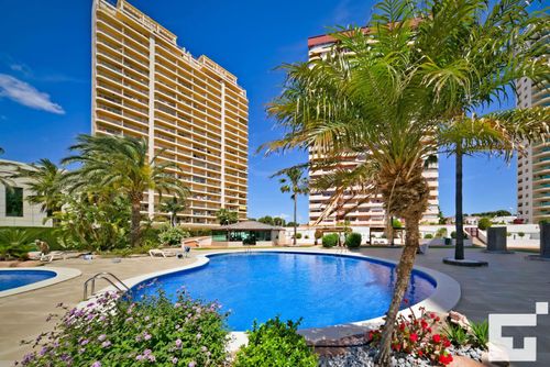 Coralbeach 318B Apartment in Calpe, Costa Blanca, Spanien mit Gemeinschaftspool für 4 Personen. Das Apartment befindet sich in der Nähe eines Golfplatzes, Restaurants und Bars, Geschäften und Supermärkten und ist nur 200 m vom Strand La Fossa / Levante entfernt....