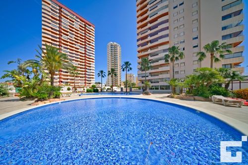 Coralbeach 318B Appartement in Calpe, Costa Blanca, Spanje met gemeenschappelijk zwembad voor 4 personen. Het appartement is gelegen nabij een golfbaan, restaurants en bars, winkels en supermarkten, en bevindt zich op 200 m van het strand van La Fossa / Levante....