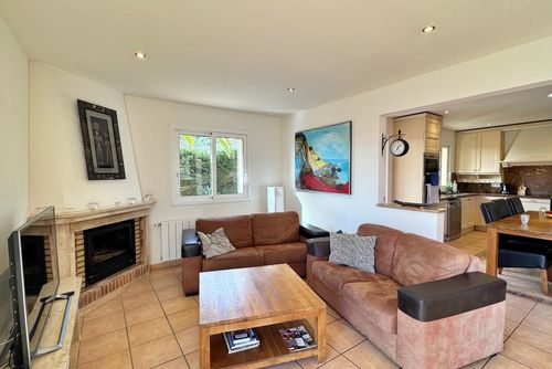 Villa Teka Vidunderlig og komfortabel villa i Playa de Aro, Catalonien, Spanien med privat pool til 8 personer. Huset er beliggende i et boligområde, 4 km fra Playa de Aro strand og 4 km fra Playa de Aro....