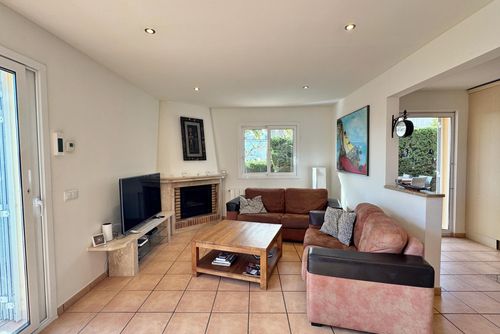 Villa Teka Geweldige en comfortabele villa in Playa de Aro, Catalonië, Spanje met privézwembad voor 8 personen. Het huis is gelegen in een woonwijk, 4 km van het strand van Playa de Aro en 4 km van het centrum van Playa de Aro....