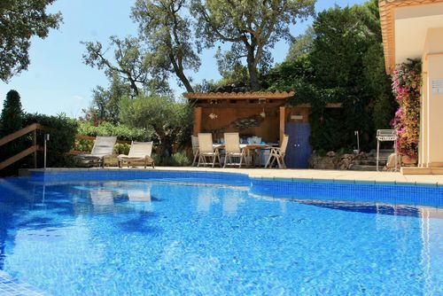 Villa Mediterranea Wspaniała i radosna willa z prywatnym basenem w Calonge, Katalonia, Hiszpania, przeznaczona dla 6 osób. Dom znajduje się w rejonie mieszkalnym, blisko restauracji i barów....