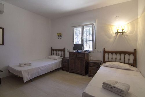 Villa Aline Grande et agréable villa avec piscine privée à Benissa, Costa Blanca, Espagne pour 8 personnes. La maison est située dans un quartier résidentiel proche de la plage, à 2 km de la plage et à 3 km de Moraira....