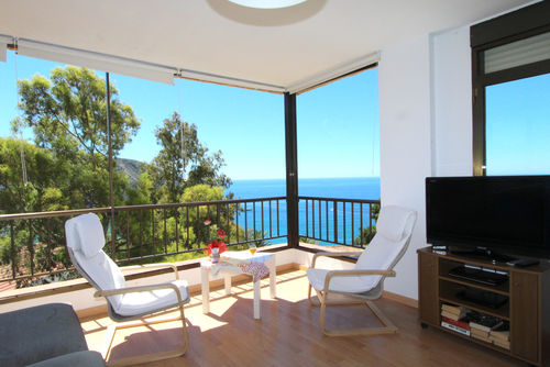 Vista Mar Appartement moderne et joyeux à Moraira, Costa Blanca, Espagne, pour 4 personnes. L'appartement est situé dans un quartier résidentiel et se trouve à 1 km de la plage....