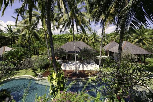 Anandita Vacker och lyxig villa med privat pool i Norra Lombok, Lombok, Indonesien för 8 personer. Villan ligger nära en golfbana och 25 meter från stranden....