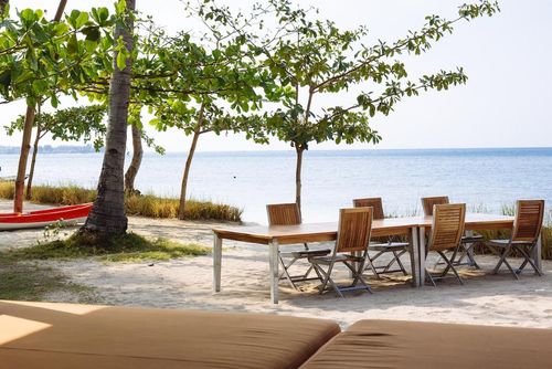 Anandita Bellissima e lussuosa villa con piscina privata nel Nord Lombok, Lombok, Indonesia, per 8 persone. La villa è situata vicino a un campo da golf e a 25 m dalla spiaggia....