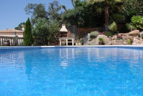 Villa Cassiopeia Villa à Calonge, Catalogne, Espagne, avec piscine chauffée pour 12 personnes. La maison est située dans un quartier résidentiel....