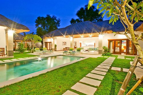 Alore Smuk og luksus villa i Seminyak, Bali, Indonesien  med privat pool med plads til 12 personer...