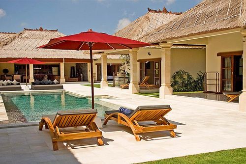 Alam Store og luksus villa  med privat pool i Seminyak, Bali, Indonesien med plads til 8 personer...