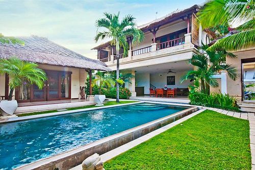 Krisna Grote en luxe villa in Seminyak, op Bali, Indonesië  met privé zwembad voor 4 personen...