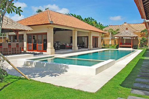 Santi Smuk og luksus villa i Seminyak, Bali, Indonesien  med privat pool med plads til 8 personer...