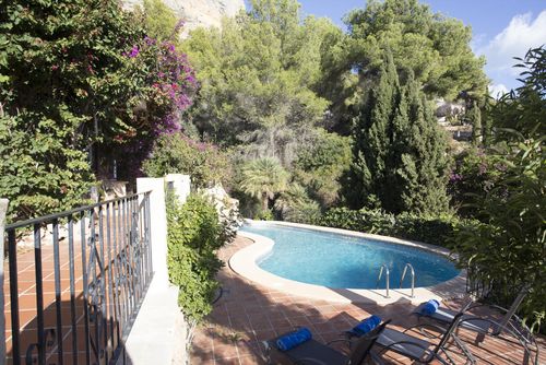 Casa Nana Hermosa y confortable villa en Jávea, Costa Blanca, España con piscina privada para 4 personas. La casa está situada en una zona de playa arbolada y residencial....