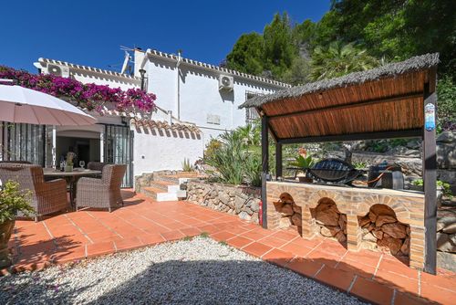 Casa Nana Schöne und komfortable Villa mit privatem Pool in Jávea, Costa Blanca, Spanien, für 8 Personen. Das Haus befindet sich in einer bewaldeten und ruhigen Strandgegend....