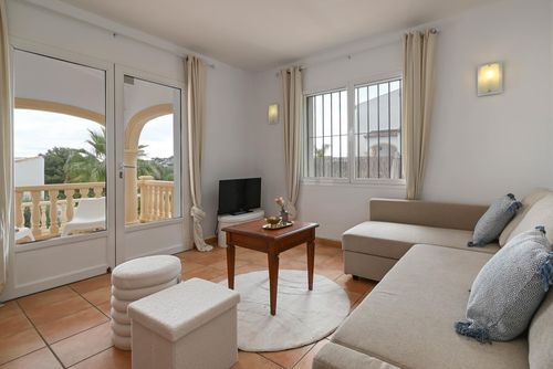 Monte Amarillo Klassisches und angenehmes Ferienhaus in Jávea, Costa Blanca, Spanien mit privatem Pool für 6 Personen. Das Haus befindet sich in einer Wohn- und Bergstrandgegend und ist 3 km vom Strand La Granadella, Jávea, entfernt....
