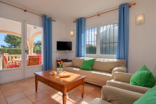 Monte Verde Classic and pleasant holiday home with private pool in Jávea, Costa Blanca, Spain for 6 people. The house is situated in a residential and mountainous beach area and 3 km from La Granadella, Jávea beach....