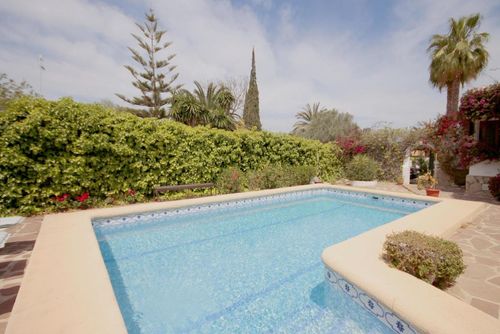 Jaureguia Beautiful and cheerful villa in Jávea, Costa Blanca, Spain with private pool for 10 people. The house is situated in a coastal and residential area and is 3 km from El Arenal beach....