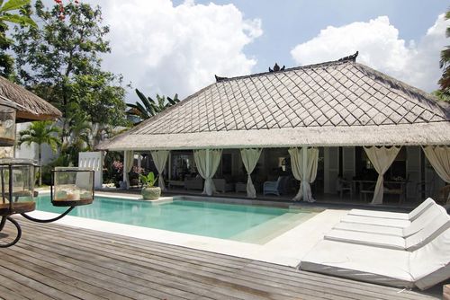 Kalis 8BR Villa grande e di lusso a Seminyak, Bali, in Indonesia  con piscina privata per 16 persone...