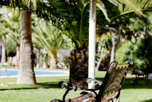 Nou Fontana La Marina Bel appartement avec piscine commune à Javea, Costa Blanca, Espagne, pour 4 personnes. L'appartement est situé dans un quartier résidentiel proche de la plage, à proximité de restaurants et bars, de magasins et supermarchés, et à 200 m de la plage de l'Arenal....