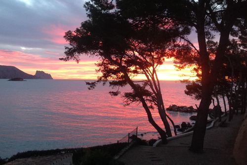 Apartamento Belleza Mooie en romantische appartement in Altea, Costa Blanca, Spanje voor 4 personen. Het appartement is gelegen in een residentieel strandgebied, dicht bij restaurants en bars, winkels en supermarkten, slechts 50 m van het La Olla-strand en 0,05 km van La Olla, Altea....