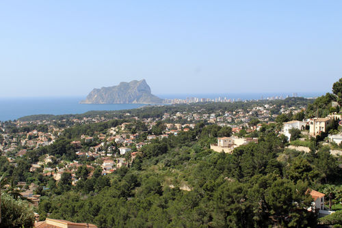 Monica Lovely and cheerful villa with private pool in Moraira, Costa Blanca, Spain for 4 persons. The house is situated in a residential area and is 3 km from La Ampolla Moraira beach....