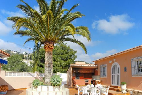 Pepe Villa confortevole con piscina privata a Benissa, Costa Blanca, Spagna, per 6 persone. La casa è situata in una zona costiera e residenziale ed è a 3 km dalla spiaggia di Fustera....