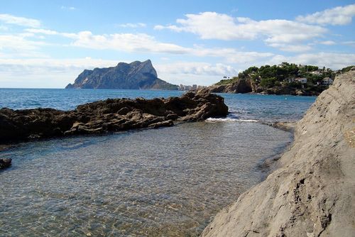 Pepe Villa confortevole con piscina privata a Benissa, Costa Blanca, Spagna, per 6 persone. La casa è situata in una zona residenziale e costiera ed è a 3 km dalla spiaggia di Fustera....