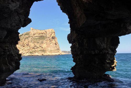 Lagarta Wonderlijke en vrolijke villa in Moraira, Costa Blanca, Spanje met privé zwembad voor 6 personen. Het huis is gelegen in een residentieel strandgebied en ligt op 2 km van het strand van Moraira....