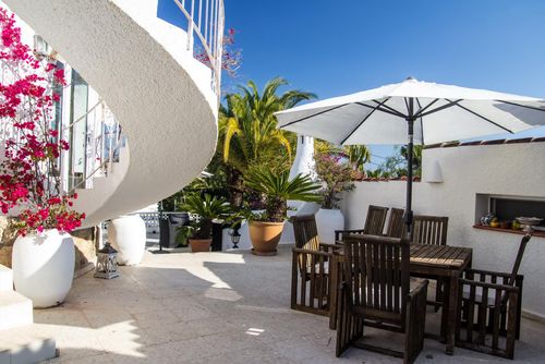 Villa Lo - by Alquileres Villamar Beautiful and romantic house in Benissa, Costa Blanca, Spain with private pool for 6 persons. The house is situated in a coastal, hilly and residential area, 3 km from Cala Advocat beach and 5 km from Calpe and Moraira....
