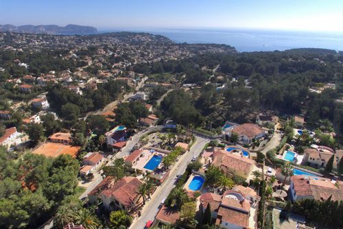 Villa Lo - by Alquileres Villamar Schönes und romantisches Haus in Benissa, Costa Blanca, Spanien mit privatem Pool für 6 Personen. Das Haus befindet sich in einer Küsten-, hügeligen und Wohngegend, 3 km vom Strand Cala Advocat und 5 km von Calpe und Moraira entfernt....