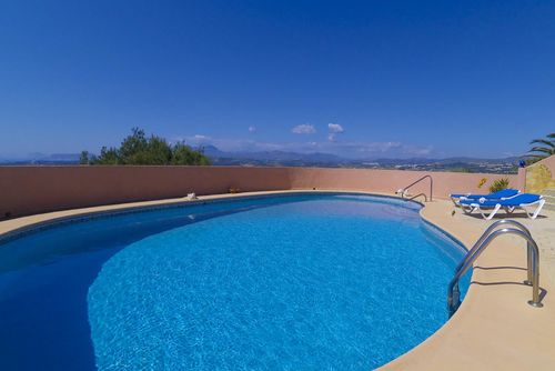 Linda Vista Wunderschöne und komfortable Villa in Benitachell, Costa Blanca, Spanien, mit privatem Pool für 6 Personen. Das Haus befindet sich in einem hügeligen Wohngebiet in der Nähe des Strandes und ist 10 km von Moraira entfernt....