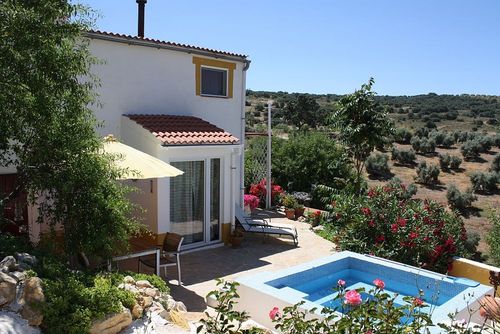 con Guiño Feriehus  med privat pool i Fuentes de Cesna, Subbetica, Poniente Granadino, Spanien med plads til 4 personer...