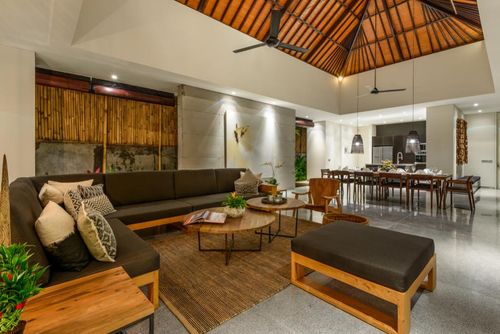 Waha Grote en luxe villa in Canggu, Bali, Indonesië, met een privézwembad voor 8 personen. Het huis is gelegen in een woonwijk en ligt op 2 km van Berawa Beach....