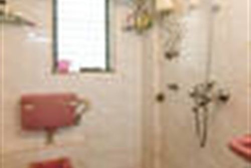 LAXMI NIWAS Villa in Mumbai, Collector Colony, India for 15 persons...