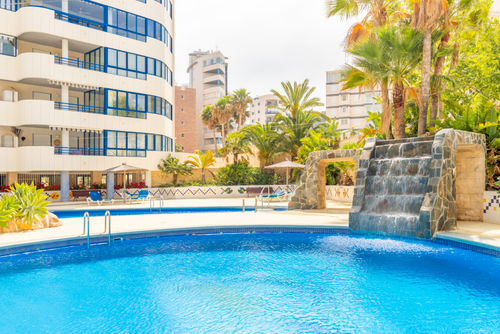 Turquesa Beach 310B - Grupo Turis Apartamento cómodo con piscina comunitaria en Calpe, Costa Blanca, España, para 4 personas. El apartamento está situado cerca de restaurantes y bares, tiendas y supermercados, y se encuentra a 25 m de la playa de Playa de Levante....