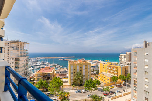 Turquesa Beach 310B Apartamento cómodo con piscina comunitaria en Calpe, Costa Blanca, España, para 4 personas. El apartamento está situado cerca de restaurantes y bares, tiendas y supermercados, y se encuentra a 25 m de la playa de Playa de Levante....