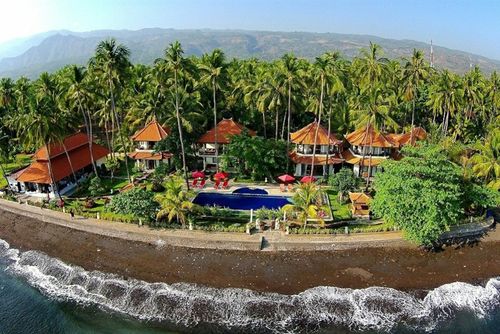 Bondalem Beach Club Family Bungalow Rumah Liburan di Bondalem, Bali, Indonesia untuk 4 orang...