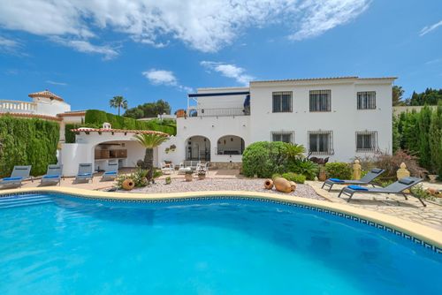 Casa Stella Grote en comfortabele villa met privézwembad in Jávea, Costa Blanca, Spanje voor 8 personen. Het huis bevindt zich in een residentiële strandomgeving....