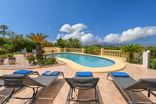 Casa Stella 4 pax Large and comfortable villa with private pool in Javea, Costa Blanca, Spain for 4 people. The house is situated in a residential beach area....