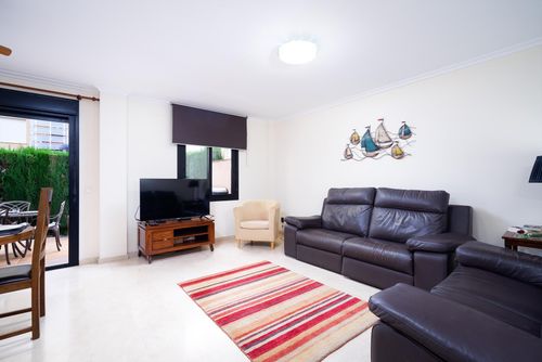 Jardines de Niza 6 pax Apartamento maravilloso y alegre en Jávea, Costa Blanca, España con piscina comunitaria para 6 personas. El apartamento está situado en una zona residencial de playa, a 1 km de la playa El Arenal, Jávea y a 1 km del Mar Mediterráneo, Jávea....
