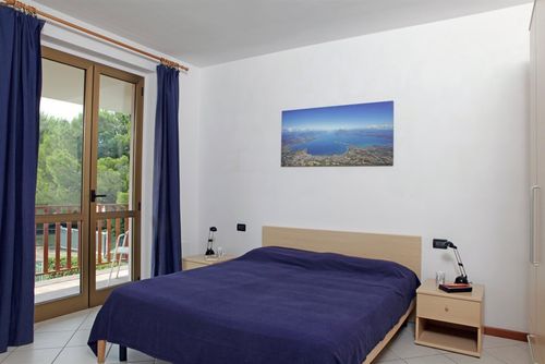 Camping Garden Tourist Appartement  avec piscine privée à Manerba Del Garda -Bs-, Lago di Garda, Italie pour 4 personnes...