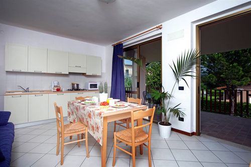 Camping Garden Tourist Appartement  met privé zwembad in Manerba Del Garda -Bs-, Lago di Garda, Italië voor 4 personen...