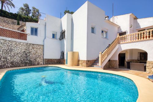 Casa Luna 6 Large and classic villa in Javea, Costa Blanca, Spain with private pool for 6 persons. The house is situated in a hilly and residential beach area, close to restaurants and bars and 25 m from Barraca Portixol beach....