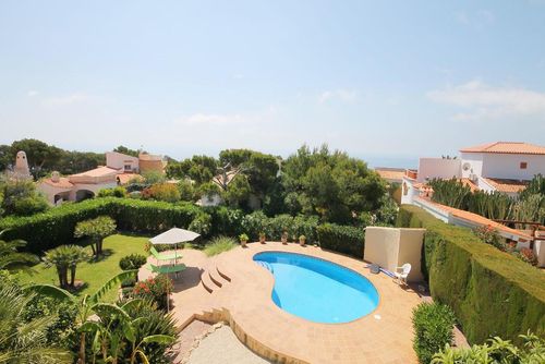 Calypso Linda e acolhedora moradia em Jávea, Costa Blanca, Espanha, com piscina privada para 6 pessoas. A casa está situada numa zona costeira e residencial....