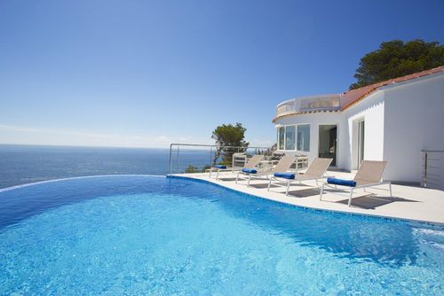 Sueno Azul 4 pax Moderne und luxuriöse Villa mit privatem Pool in Jávea, Costa Blanca, Spanien für 4 Personen. Das Haus befindet sich in einer Wohngegend in Strandnähe....