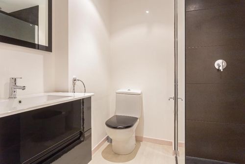 Apartamento Urbatenis Appartement moderne et charmant à Javea, Costa Blanca, Espagne pour 6 personnes. L'appartement est situé dans une zone résidentielle proche de la plage, à proximité de restaurants et bars, boutiques, supermarchés et d'un court de tennis, et se trouve à 500 m de la plage d'El Arenal....