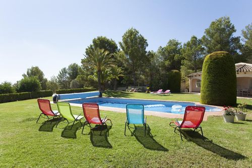 Casa Ponoig Charmante et confortable villa avec piscine chauffée à Polop, Costa Blanca, Espagne, pour 6 personnes. La maison est située dans une région vallonnée, rurale et boisée....