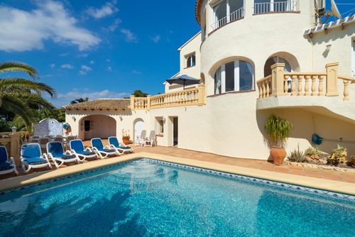 Villa Hermosa 8 pax Klassische und komfortable Villa mit privatem Pool in Jávea, Costa Blanca, Spanien, für 8 Personen. Das Haus befindet sich in einem Wohngebiet am Strand....