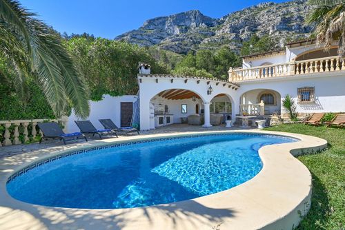 Villa Lau 4 pax Wonderful and comfortable villa with private pool in Denia, Costa Blanca, Spain for 4 people. The house is situated in a residential beach area, 3 km from Las Marinas, Denia beach, and 5 km from Javea....