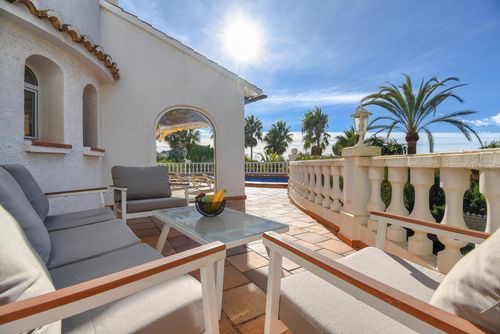 Casa Chimo Large and comfortable villa in Moraira, Costa Blanca, Spain with private pool for 8 people. The house is situated in a residential beach area and at 2 km from El Portet beach....