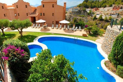 Semiramis 4 Maravilloso y cómodo apartamento en Altea, Costa Blanca, España, con piscina comunitaria para 6 personas. El apartamento está situado en un complejo, en una zona residencial y montañosa cerca de la playa, a 3 km de la Playa de Olla, Altea....